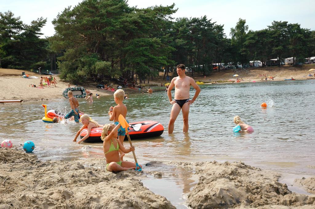 Camping Blauwe Meer Nv Hotell Lommel Eksteriør bilde