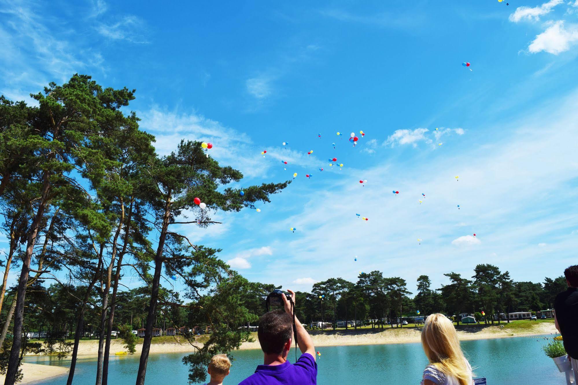 Camping Blauwe Meer Nv Hotell Lommel Eksteriør bilde